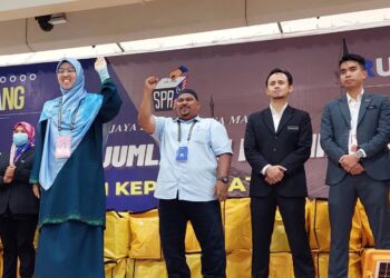 SITI MASTURA Muhammad ketika diumumkan sebagai pemenang kerusi Parlimen Kepala Batas pada PRU15 di pusat penjumlahan undi, ILP Kepala Batas, tengah malam ini