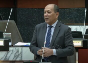 IZHAM Hashim ketika sesi soal jawab mesyuarat tersebut di Bangunan Annex, Shah Alam, Selangor hari ini-UTUSAN/ MOHAMAD NAUFAL MOHAMAD IDRIS