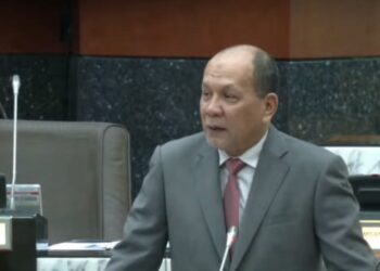 IZHAM Hashim ketika sesi soal jawab mesyuarat tersebut di Bangunan Annex, Shah Alam, Selangor hari ini-UTUSAN/ MOHAMAD NAUFAL MOHAMAD IDRIS