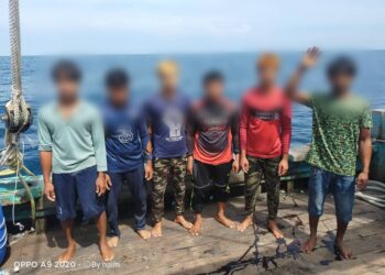 SERAMAI enam PATI warga Myanmar yang mengendalikan bot nelayan tempatan ditahan Maritim Malaysia Pulau Pinang di sekitar kawasan perairan Pulau Kendi semalam.