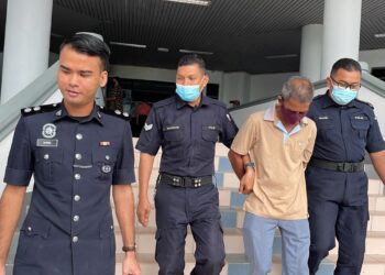 AZIZ Tambi mengaku tidak bersalah di Mahkamah Sesyen dan Mahkamah Majistret, Ayer Keroh, Melaka atas pertuduhan menembak seekor kucing serta memiliki selaras senapang angin.