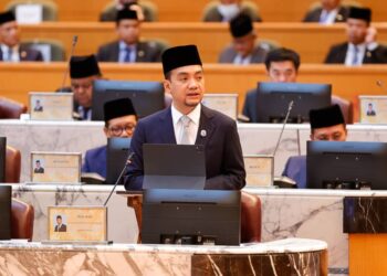 ONN HAFIZ GHAZI membentangkan Belanjawan Johor 2023 di Kota Iskandar, Johor.
