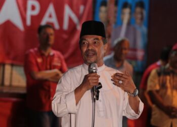 JAMIL Khir Baharom ketika berucap pada ceramah pengumuman khas bersama pimpinan PH di Taman Desa Aman, Padang Meiha di Padang Serai, Kulim. -UTUSAN/SHAHIR NOORDIN