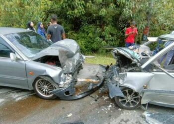 SEORANG wanita maut dalam kemalangan melibatkan kereta Proton Wira dan Perodua Kancil di Jalan Padang Tembak-Felda Kahang Barat, Kluang.