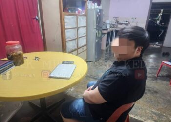 LELAKI berusia 30 tahun yang ditahan polis di Simpang Kuala, Alor Setar.