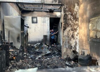 KEADAAN rumah salah seorang mangsa yang musnah dalam kebakaran di Jalan Ciku, Taman Suriani, Kangar, Perlis. - UTUSAN/ASYRAF MUHAMMAD