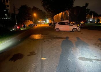 KEMALANGAN maut membabitkan seorang juruteknik selepas kereta Perodua Axia dipandunya merempuh belakang treler di Jalan Inai, Taman Ria Jaya di Sungai Petani.