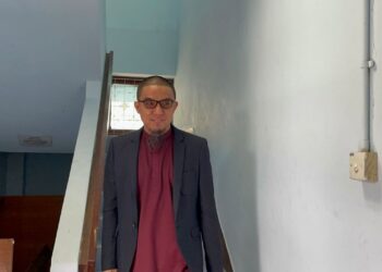 FIRDAUS Wong Wai Fung semasa hadir sebagai saksi perbicaraan kes Ebit Lew di Mahkamah Majistret Tenom hari ini.