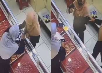 SEORANG wanita cuba merompak barang kemas di sebuah kedai emas yang beroperasi di pusat beli-belah di Ayer Keroh, Melaka.