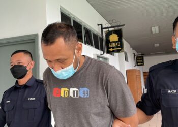 TERTUDUH dihadapkan ke Mahkamah Majistret Ayer Keroh, Melaka kerana mencuri cermin mata berjenama.