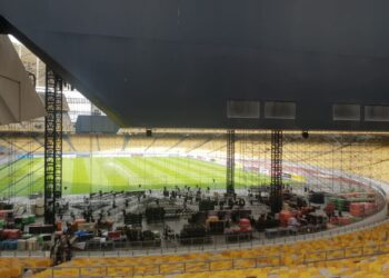 Keadaan terkini Stadium Nasional Bukit Jalil apabila pentas konsert artis Taiwan, Jay Chou sedang giat dipasang menjelang aksi separuh akhir Piala AFF pada Sabtu.
