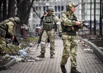 IRONINYA, walaupun mengetahui kesan buruk, peperangan tetap berlaku disebabkan sikap batu api
dan keras kepala sesetengah golongan. -AFP