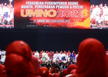 MOHAMAD Hasan ketika hadir pada Perasmian Perhimpunan Agung Wanita, Pergerakan Pemuda dan Puteri sempena Perhimpunan Agung UMNO 2022 di Dewan Merdeka, Pusat Dagangan Dunia Kuala Lumpur (WTCKL). - UTUSAN/AFIQ RAZALI