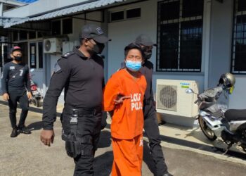 SEORANG pendatang asing tanpa izin warganegara Myanmar dituduh di Mahkamah Majistret Kuala Pilah hari ini atas kesalahan membunuh sepupunya sendiri pada 7 Januari lalu.-UTUSAN/NOR AINNA HAMZAH.