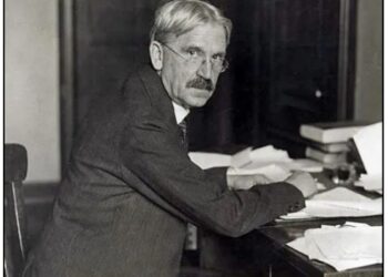 JOHN Dewey banyak menulis dan mengkritik tentang dunia pendidikan.