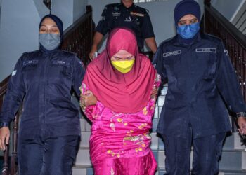 TERTUDUH dijatuhkan hukuman penjara empat tahun bermula dari tarikh ditangkap pada 13 Oktober 2018 oleh Mahkamah Tinggi, Ayer Keroh, Melaka. - UTUSAN/SYAFEEQ AHMAD