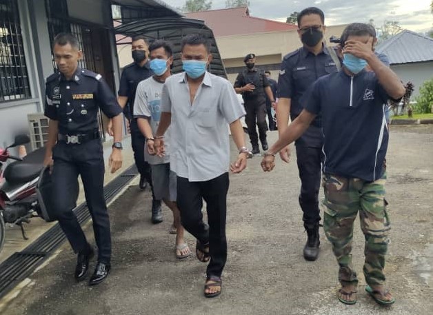 Rakyat Indonesia mengaku menipu orang tua untuk membeli delima merah 2 WhatsApp Image 2023 02 07 at 11.34.57