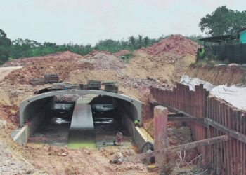 KEPENTINGAN tebatan banjir perlu diuar-uarkan dalam media massa sebagai panduan orang ramai.