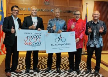 MAHANI (tengah) ketika majlis pra pelancaran kayuhan The City Ride di DBKL baru-baru ini.