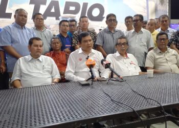 MOHAMAD ALI Mohamad bercakap kepada pemberita dalam sidang akhbar khas di Baitul Tariq, Klebang Permai, Melaka. - UTUSAN/AMRAN MULUP