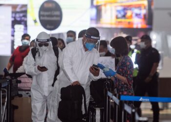 WALAUPUN pembukaan sempadan China menjadi petunjuk positif kepada ekonomi, namun kebanjiran
pelancong dari negara itu tanpa kawalan perlu dititikberatkan demi kemaslahatan rakyat. -UTUSAN/
FAISOL MUSTAFA