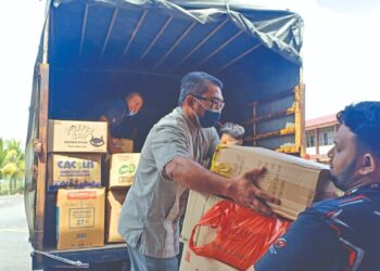 PERSATUAN Usahawan Logistik Semenanjung Malaysia (PULSE) mahu bekerjasama dengan
pihak agensi kerajaan dalam menanggani isu dan cabaran logistik demi memperkasa dan
memartabatkan industri ini.