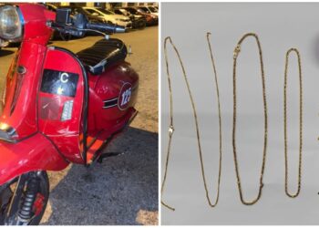 MOTOSIKAL yang dirampas dan barang kemas yang turut ditemui bersama suspek yang ditangkap dipercayai terlibat dalam beberapa kes ragut di Seremban.