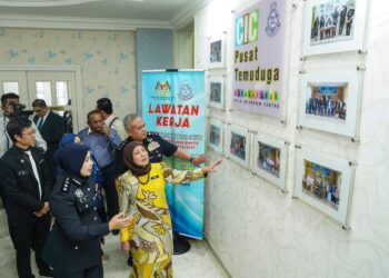 NANCY Shukri (tengah) ketika melawat Pusat Temuduga Kanak-kanak (CIC) Bahagian Siasatan Seksual dan Wanita dan Kanak-kanak (D11) Jabatan Siasatan Jenayah Bukit Aman.
