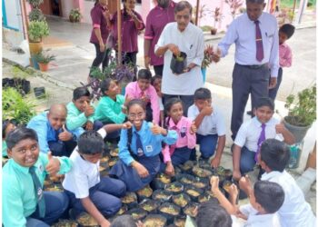 PENDIDIKAN pertanian penting dalam
melahirkan lebih ramai petani moden pada masa
akan datang.