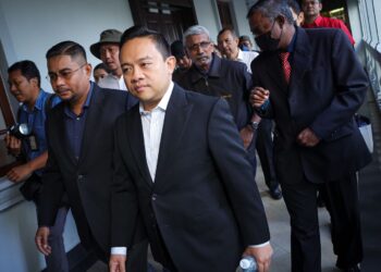 WAN Saiful Wan Jan tiba di Mahkamah Sesyen Kuala Lumpur bagi menghadapi pertuduhan rasuah kes Jana Wibawa. -  UTUSAN/SADDAM YUSOFF