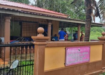 SEBUAH PPS yang dibuka di Balai Raya Kampung Pasir Besar, Gemas, Tampin hari ini.