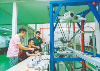 UNIVERSITI perlu jana keuntungan daripada hasil penyelidikan.-GAMBAR HIASAN