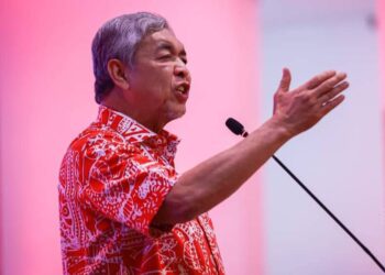 AHMAD ZAHID Hamidi ketika berucap pada Majlis Pengenalan Calon-calon Pengerusi Tetap, Timbalan Pengerusi Tetap, Naib Presiden dan Ahli MKT UMNO peringkat negeri di MITC, Ayer Keroh, Melaka.