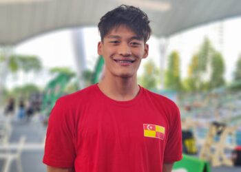 Perenang Selangor, Andrew Goh berjaya memecahkan rekod kebangsaan acara 50 meter kuak dada ketika Kejohanan Renang Terbuka Malaysia kali ke 65 yang berlangsung di Pusat Akuatik Nasional, Bukit Jalil hari ini.