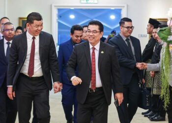 SULAIMAN Md. Ali (tengah) hadir pada hari kedua Persidangan Pertama Penggal Kedua DUN Melaka Ke-15 di Seri Negeri, Ayer Keroh, Melaka.