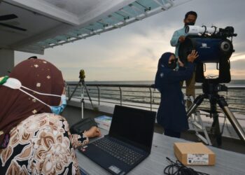 TARIKH sebenar bergantung kepada keputusan rukyah dari 29 tapak pencerapan seluruh negara dan pengisytiharan oleh Penyimpan Mohor Besar Raja-raja.