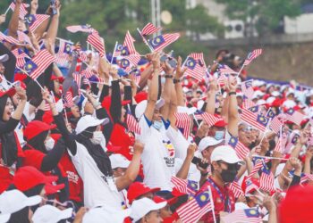 APA yang dimahukan orang muda adalah seorang pemimpin yang yang boleh dibanggakan di luar negara.