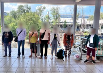 PATI warga Myanmar yang ditahan dalam feri penumpang dari Langkawi ke Kuala Kedah di Alor Setar.