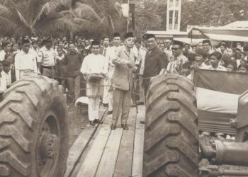 DASAR Ekonomi Baru (DEB) yang digagaskan Tun Abdul Razak Hussein  perlu dikekalkan oleh pemimpin hari ini.