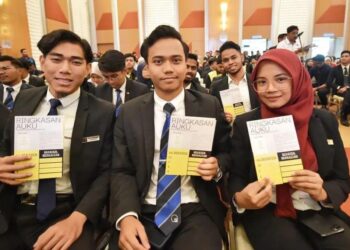 CADANGAN pindaan dua peruntukan dibawah Akta Universiti dan Kolej Universiti (AUKU) pada persidangan Parlimen hujung tahun ini seharusnya memperjelaskan lagi penambahbaikan usaha pembangunan universiti yang menyeluruh termasuk pelajar. – GAMBAR FB KEMENTERIAN PENDIDIKAN TINGGI