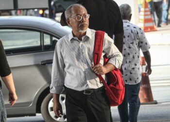 OTMAN Arsahd hadir di Mahkamah Sesyen Kuala Lumpur bagi keputusan kes rasuah dan pengubahan wang haram. UTUSAN/FAIZ ALIF AHMAD ZUBIR