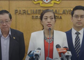 Syerleena Abdul Rashid ketika mengadakan sidang akhbar di Parlimen hari ini.