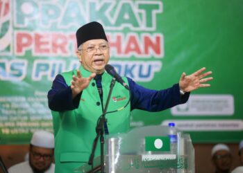 ANNUAR Musa semasa berceramah pada Ceramah Mega Ppakat Pertahan 'Pas Pilihanku' di Dataran Warisan Stadium Sultan Muhammad IV, Kota Bharu, Kelantan.-UTUSAN/KAMARUL BISMI KAMARULZAMAN