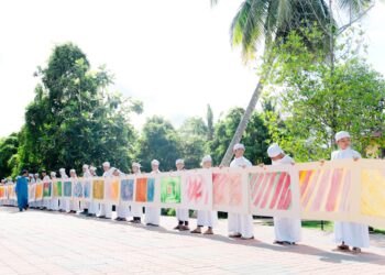 ANTARA tulisan kalimah Allah SWT yang berjaya mencatat rekod Malaysia Book of Records hasil pelajar tahfiz Madrasah An-Nuur (MAN).