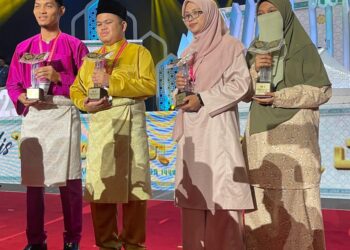 BARISAN pemenang majlis Tilawah dan Hafazan Al-Quran Peringkat Kebangsaan 1444/2023M dari kiri Ahmad Ikmal Mohd. Ridhuan; Muhammad Qayyim Nizar Sarimi; Nor Hidayah Abd. Rahman dan Dian Karisma Mohd. Japar.