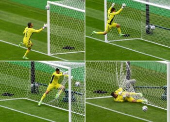 KOMBINASI gambar penjaga gol Scotland, David Marshal gagal menyelamatkan rembatan jauh Patrik Schick dalam aksi pembukaan Kumpulan D di Glasgow hari ini. - AFP