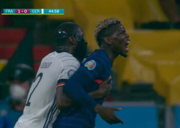 INSIDEN di antara Antonio Rudiger (belakang) dan Paul Pogba.
