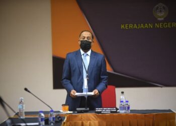 ZAMBRY Abd. Kadir ketika perbahasan titah perasmian Sidang DUN oleh Sultan Perak, Sultan Nazrin Muizzuddin Shah di Ipoh hari ini. - FOTO/IHSAN URUSETIA DEWAN NEGERI PERAK