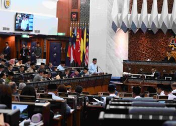 ANWAR Ibrahim ketika membentangkan Belanjawan 2023. - JABATAN PENERANGAN