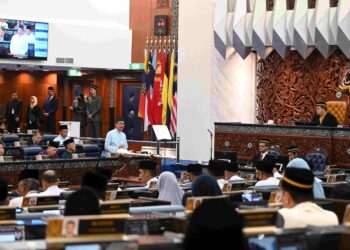 ANWAR Ibrahim ketika pembentangan Belanjawan 2023 di Dewan Rakyat. - JABATAN PENERANGAN